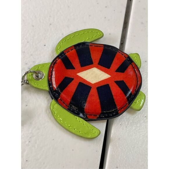 Vera Bradley Seashore turtle keychain NWT - Picture 3 of 6